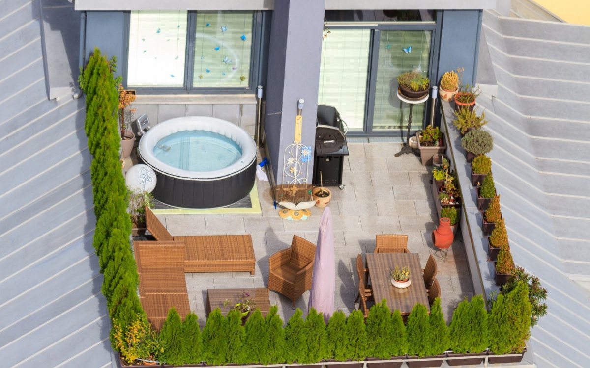 Mini piscine, spa e vasche a idromassaggio sul terrazzo