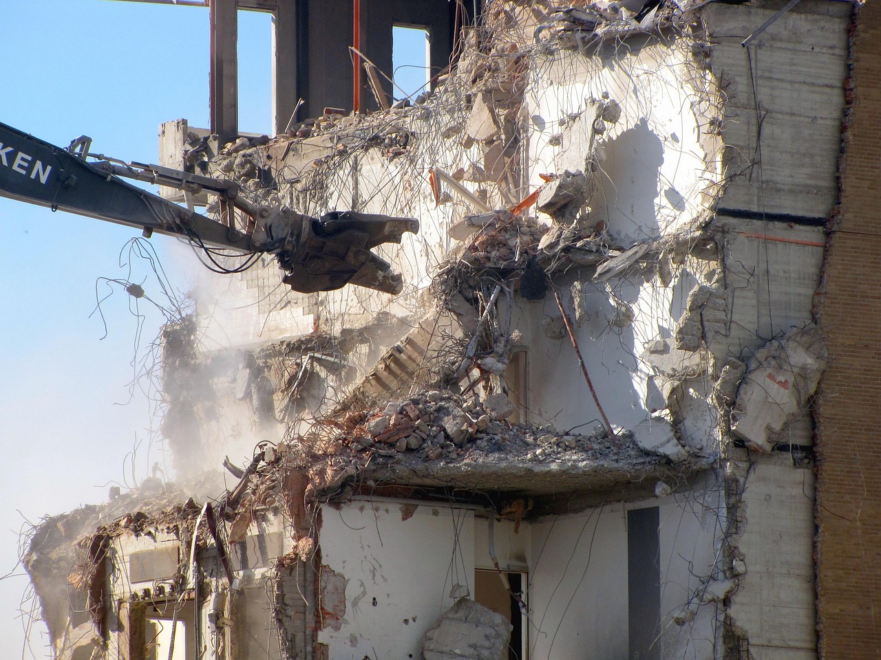 Calcestruzzo difettoso e costruzione da demolire: Direttore dei lavori non sempre responsabile